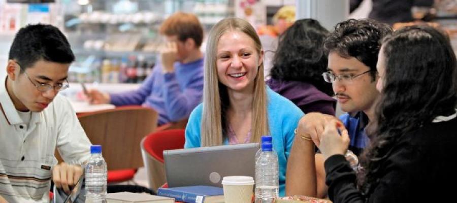 Students in cafe